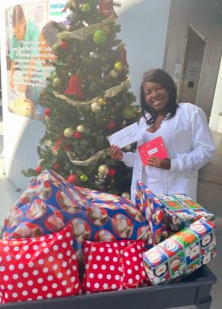 capecoraltech's tweet photo. Huge thank you to everyone who chipped in to make this a special Christmas and holiday season for the children of some of our students. #ProjectCheer https://t.co/tnxyhjauZV