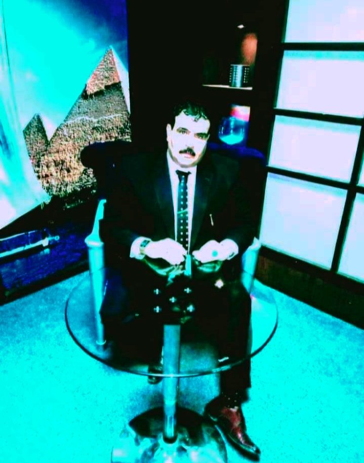 #اديب 
غرفة تتحدث 
عن الخيانةتسخروتجهل هنانوضح لن يخون بكل تجاه الامن يمتدلأهل النفاق بآياتهم المعلومه البيئةالتربوية أساس الأثرفمن خرج على الأمانةلايعرف الخيانةوالعكس وكل إناء بمافيه ينضح .من يتقي الله يجعل له مخرجاويرزقه من حيث لايحتسب.وهناالارزاق بعمومها