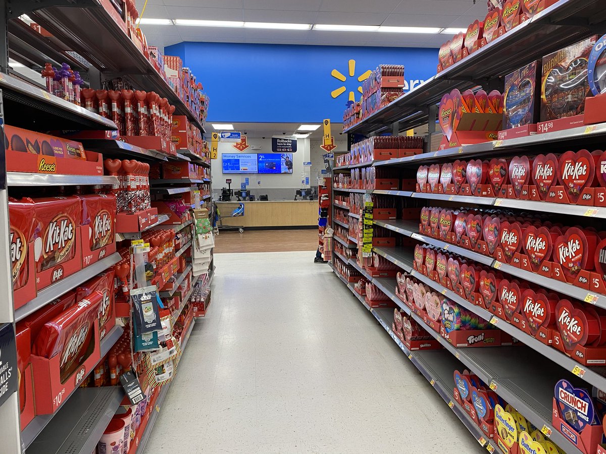 Michael_J_Matt's tweet photo. Here’s Walmart today, 23 December. All set for Valentine’s Day. I hope y’all had a nice Christmas, consumers. https://t.co/72ZO24UCKt