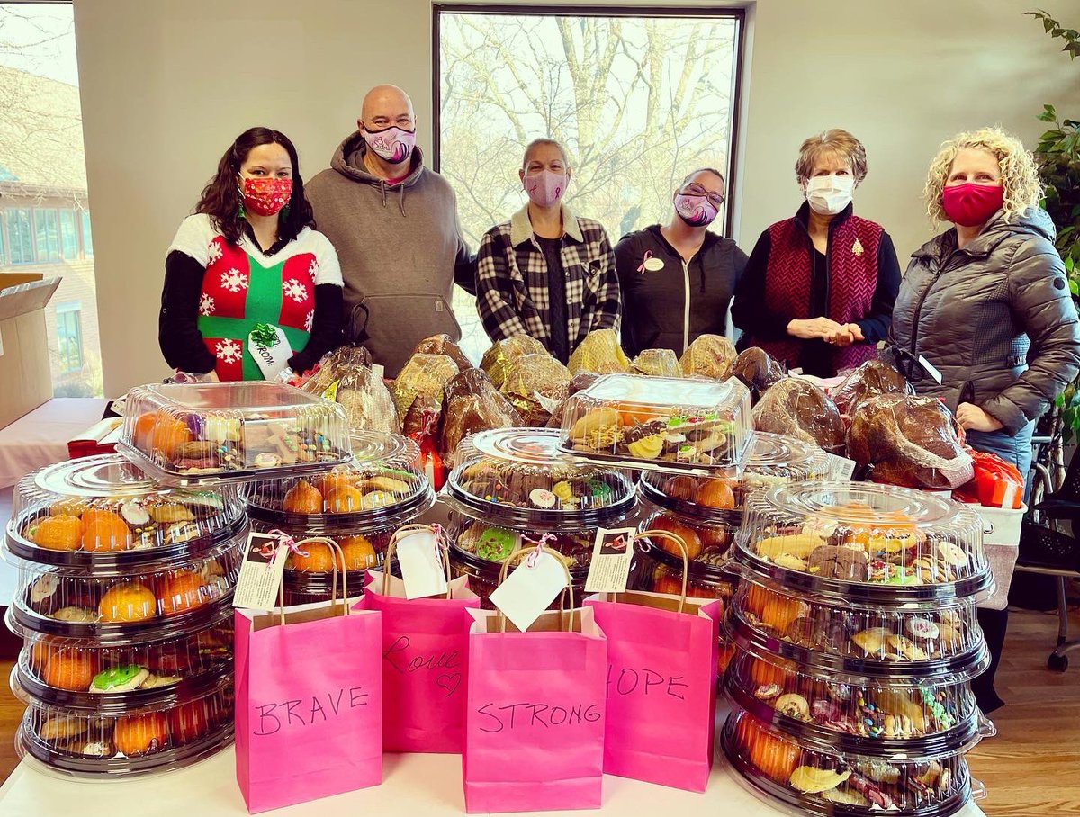 For3Sisters's tweet photo. Supporting 30 #breastcancer patients and their families with holiday meals! #youwillneverfightbreastcanceralone https://t.co/gTh09Lu8uS