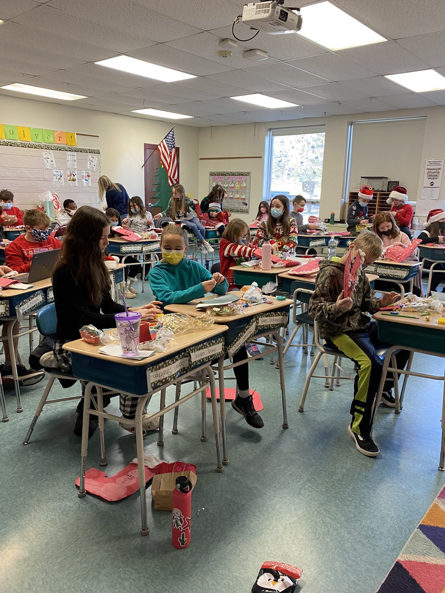 MrsKeady's tweet photo. We had ourselves an ornament making, stocking opening, movie watching, popcorn eating kind of day! Happy holidays from room 6! #wbwildcats https://t.co/QMvqfH0C3I
