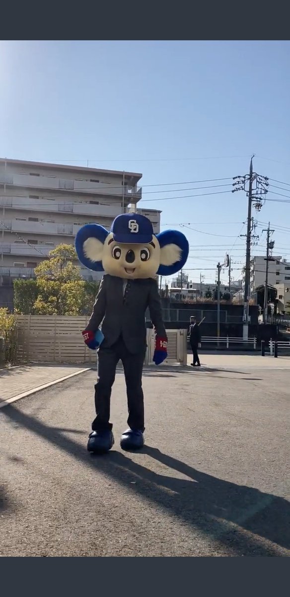 中日ドラゴンズ ドアラさん 契約更改でちょっとアップしてご満悦の様子 Fa宣言したつば九郎さんに対抗するコメントも Togetter