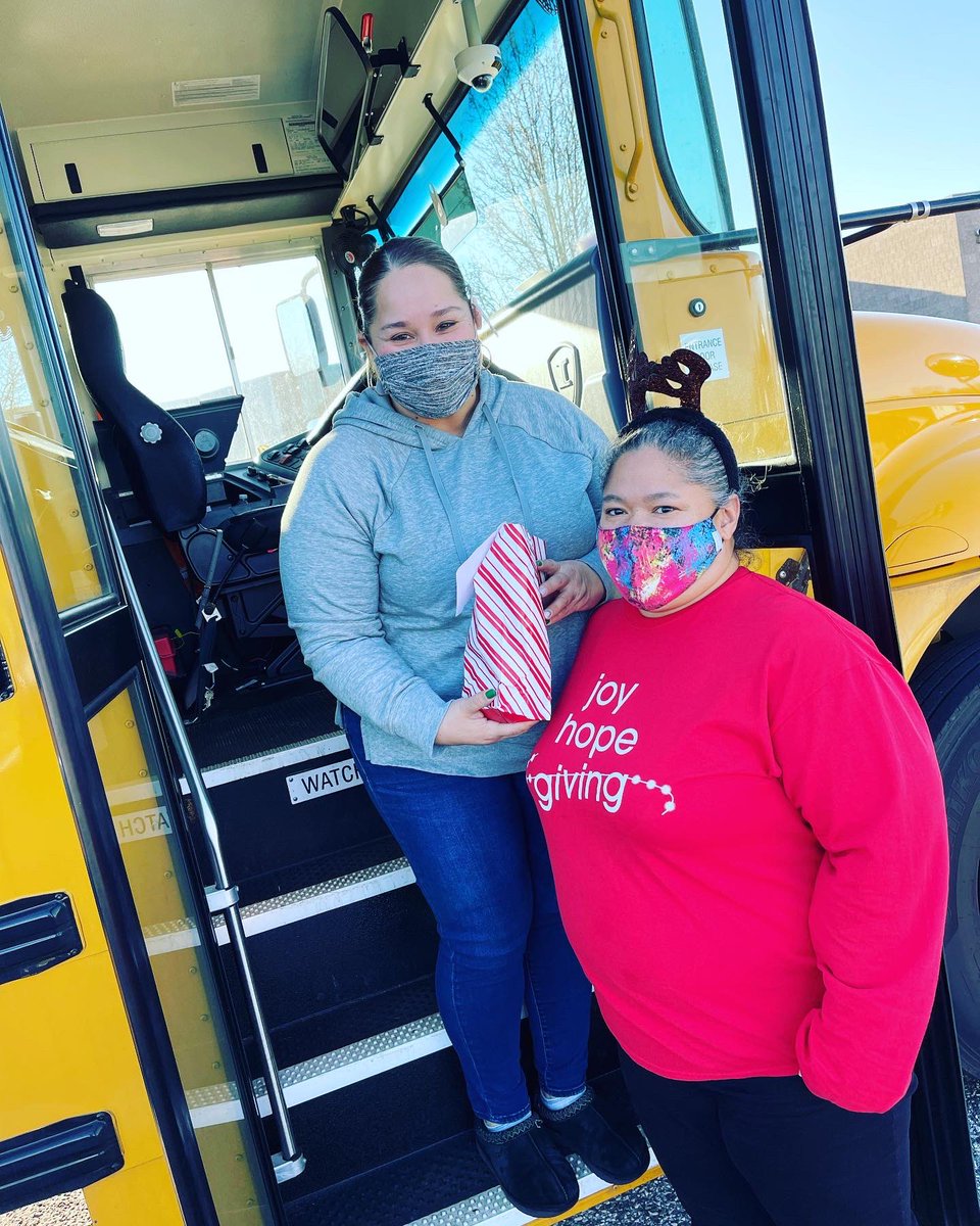 🚌🎄Mennies shout out to our amazing @vinelandpublicschools bus drivers 🚌🎄 We appreciate all of your hard work i getting our #menniesmarvelousfriends to and from school each day 🚌 Special shout out to Mrs. Jones for making our drivers gift bags ❤️ #beststaff #menniesproud👏