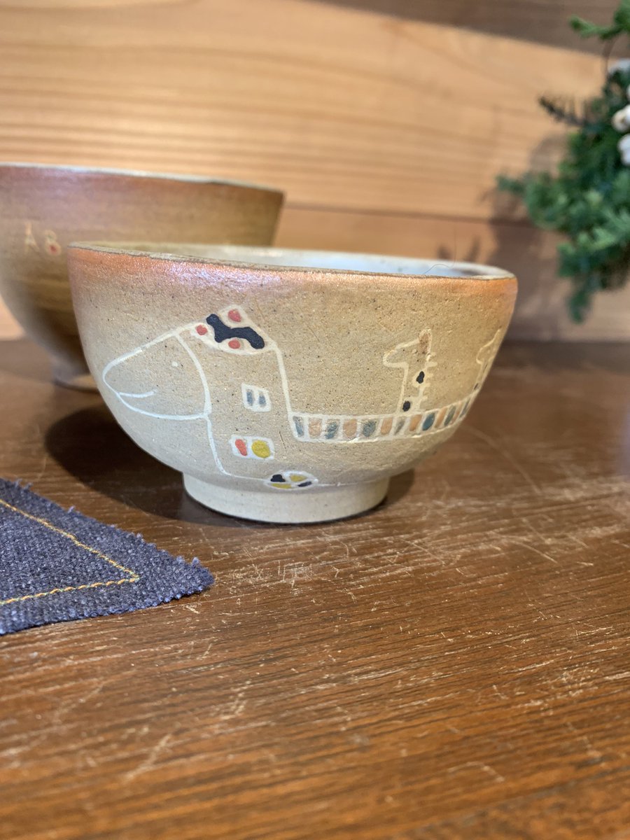 mizutamasha's tweet photo. ミズタマ舎オープン致しました。昨日少し入荷がありました中野由美子さんの器たち。問い合わせが多く残り僅かです。クリスマスイブの今日、プレゼントなどにいかがですか?本日も17:00まで皆様のお越しをお待ちしております。
#器 #雑貨屋 #ミズタマ舎 #中野由美子 #pepal https://t.co/Tf308dYh3b