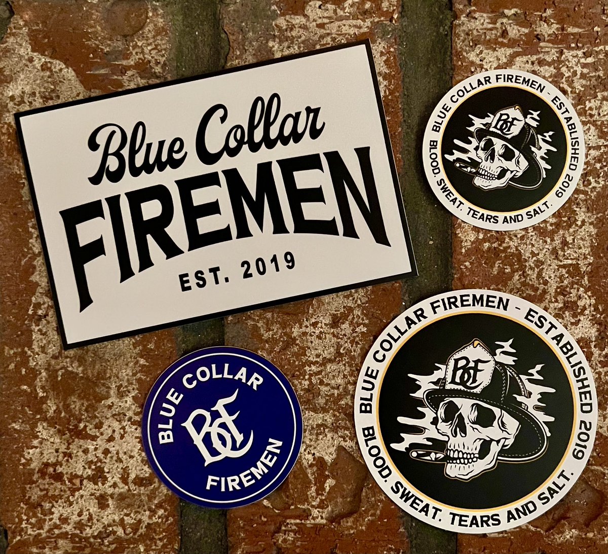 BCFTraining's tweet photo. Decal Drop🔥🔥
Get em now. Link in the Bio.
#BlueCollarFiremen #BlueCollar #BlueCollarWorkers #SupportBlueCollar https://t.co/I5zPFlYIV9