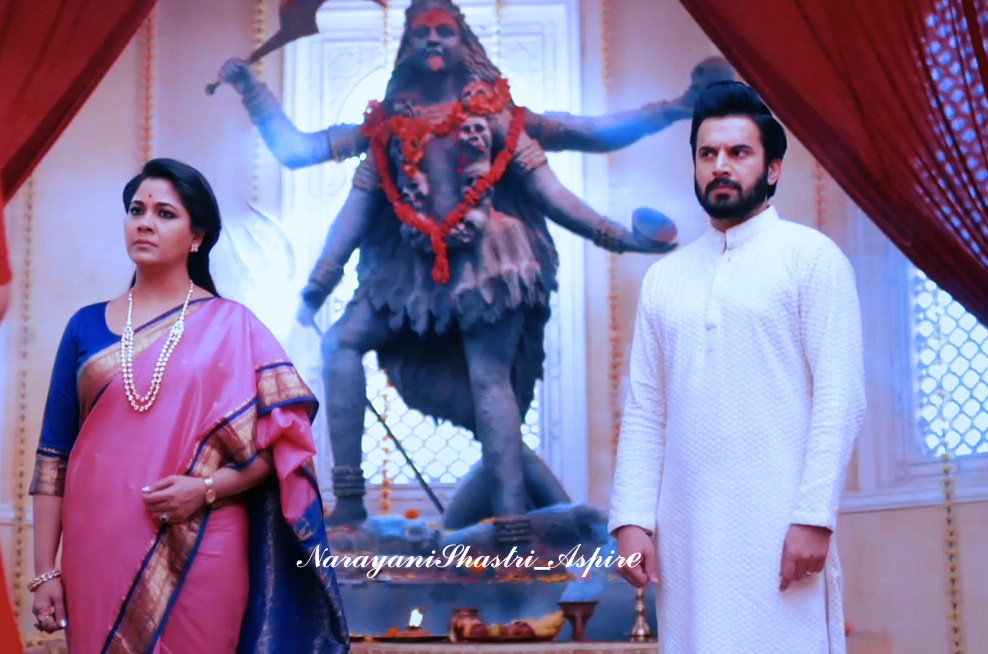 narayani_fp's tweet photo. So beautiful scene 😌😌🙏
@narayanishastri @ActorAjaySingh #Rishtonkachakravyuh #devrupa https://t.co/Mtp0vcjP9G
