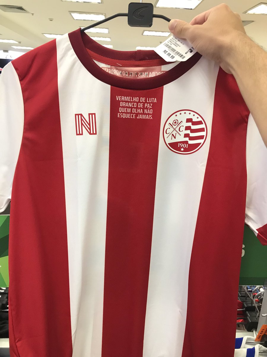 bcampos_13's tweet photo. Fui comprar camisa do galo de aniversário pra minha amiga @giandrxde em Brasília e simplesmente não tinha.

Mas tinha isso aqui:
TODO MUNDO É NÁUTICO. https://t.co/3oVahzVX8e