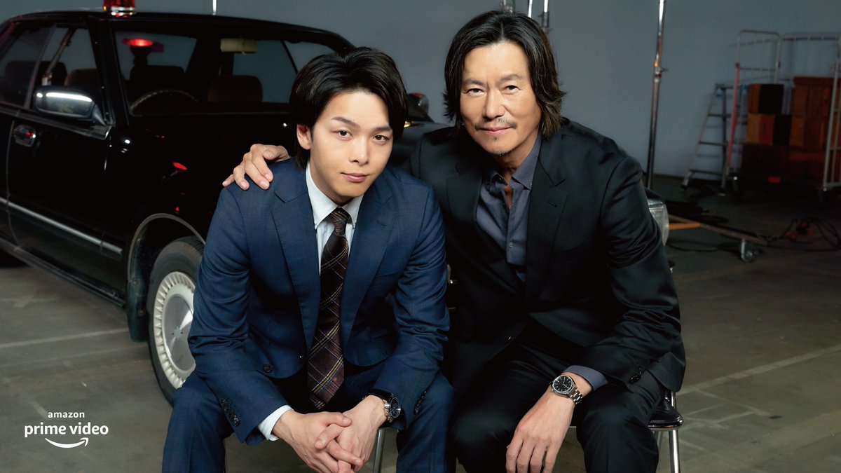 PrimeVideo_JP's tweet photo. ◤ #NoActivity ◢ 
オフショット公開🎬
￣￣￣￣￣￣￣￣￣
コーヒーを片手に佇む
#豊川悦司 さんと #中村倫也 さん☕️
バディ感あふれるツーショットも！

クールなお二人の【異状あり】な姿が見られる本作
お見逃しなく👀

▼視聴ページはこちら🚨
https://t.co/SSImirleLN https://t.co/pKUxLxuIso