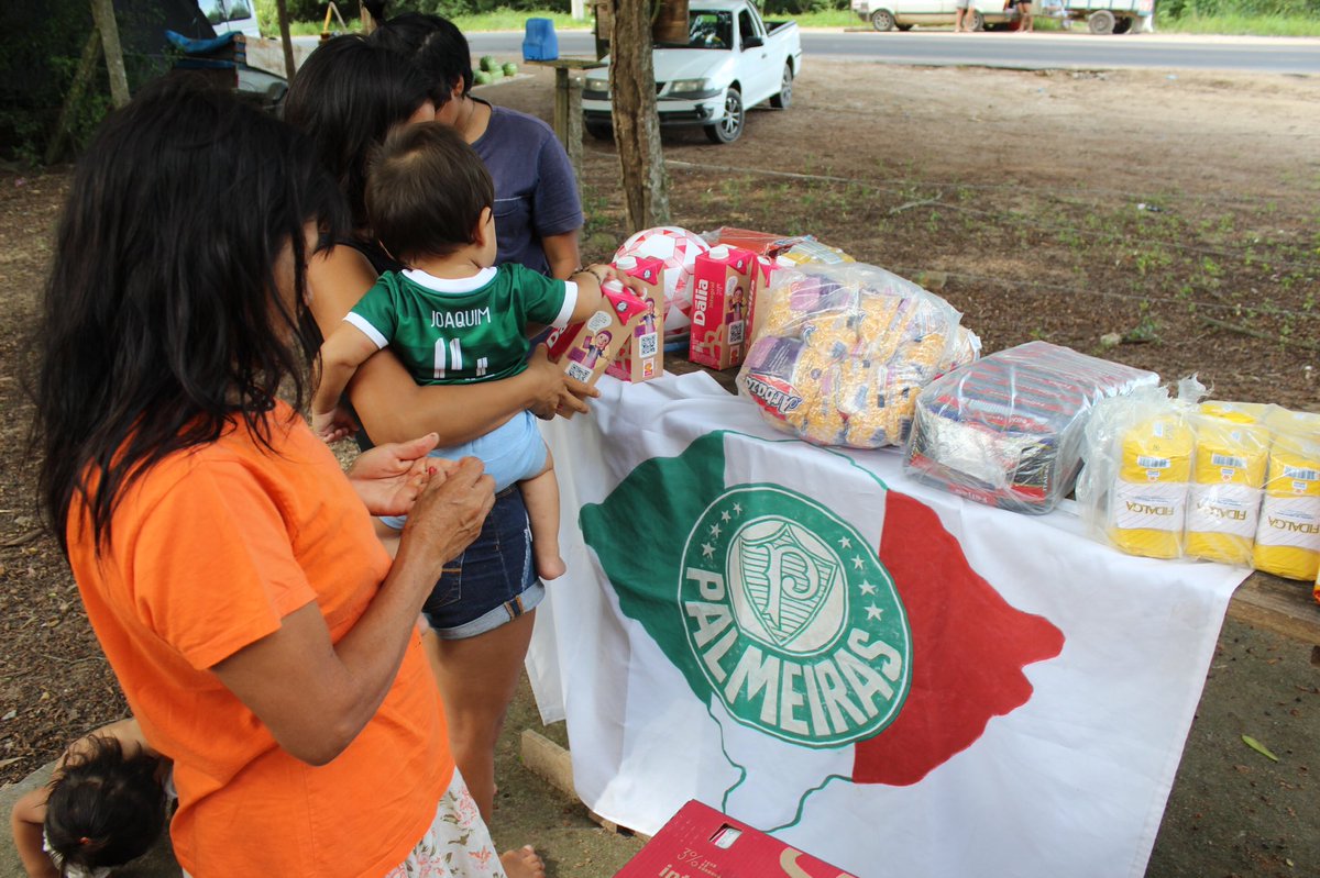 amarofelippe's tweet photo. Ação social do consulado palmeiras/RS @ConsuladoRs junto a tribo indígena tupi Guarani que se localiza no bairro Lami no extremo sul de Porto Alegre. Vários alimentos e brinquedos foram doados. NUNCA SERÁ SÓ FUTEBOL!
@PacoBelmonte_ @tossiro @Ademir_daGuia https://t.co/O71XOqnKFf