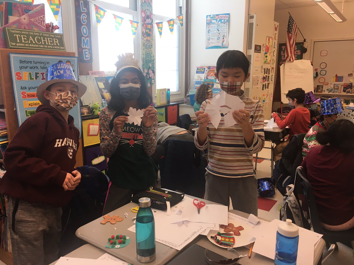 CraigsCrew's tweet photo. We had fun celebrating our last day of school for 2021… See you in 2022!  Happy Winter Break and Happy New Year!!! https://t.co/V2YUnSWytW