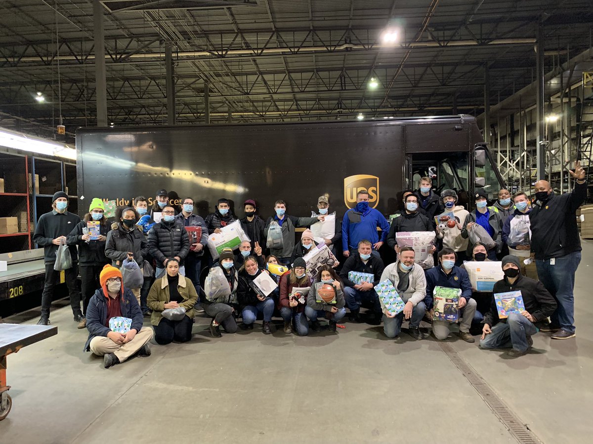 JenniBucholc's tweet photo. OAKWI and ELMWI HUB Adopt a family. Coordinated with the Salvation Army to provided a family in Emergency Lodging a peaceful Holiday. Happy holidays from ours to yours🎄@Larry_smith23 @cordle_tony @joeboyleups @KenSeader @HubOak @k_kane_06 @MichaelLeff5 @apoole98 @SafetySoph https://t.co/Xmv5JwcT14