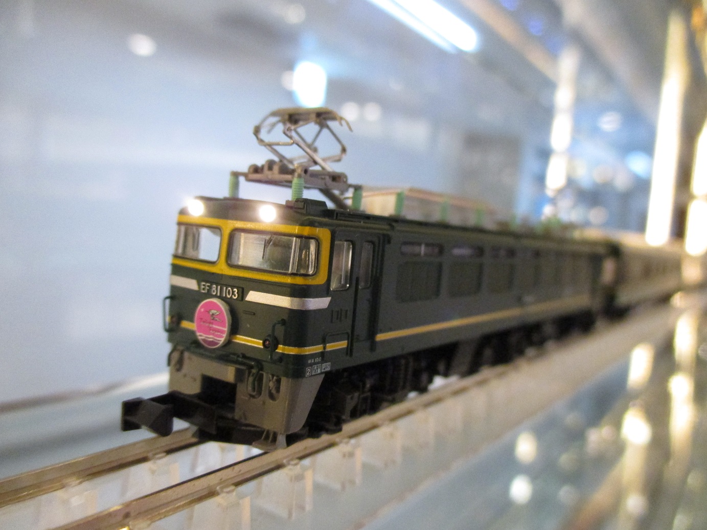 KATO EF81トワイライト色 24系寝台特急トワイライトエクスプレス