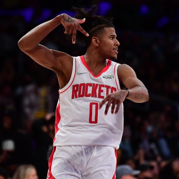 TheHoopCentral's tweet image. Jalen Green tonight:

20 Points 
2 Assists 
2 Steals
50% FG
6 Threes

Only 25 minutes. 🔥