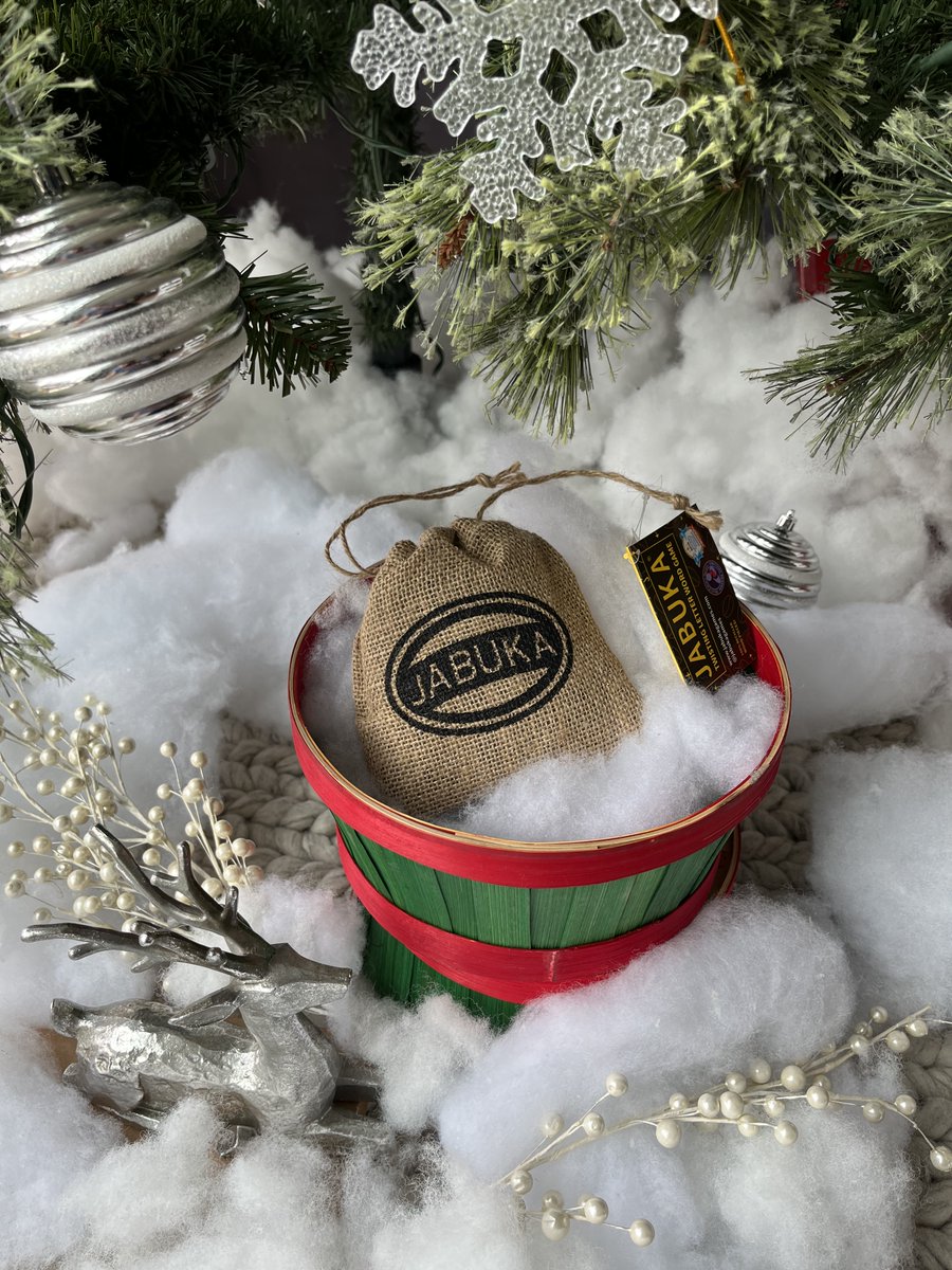 Merry Christmas from Jabuka! Have a beantastic holiday! ☃️🎁 #JabukaGames #MerryChristmas #HappyHolidays