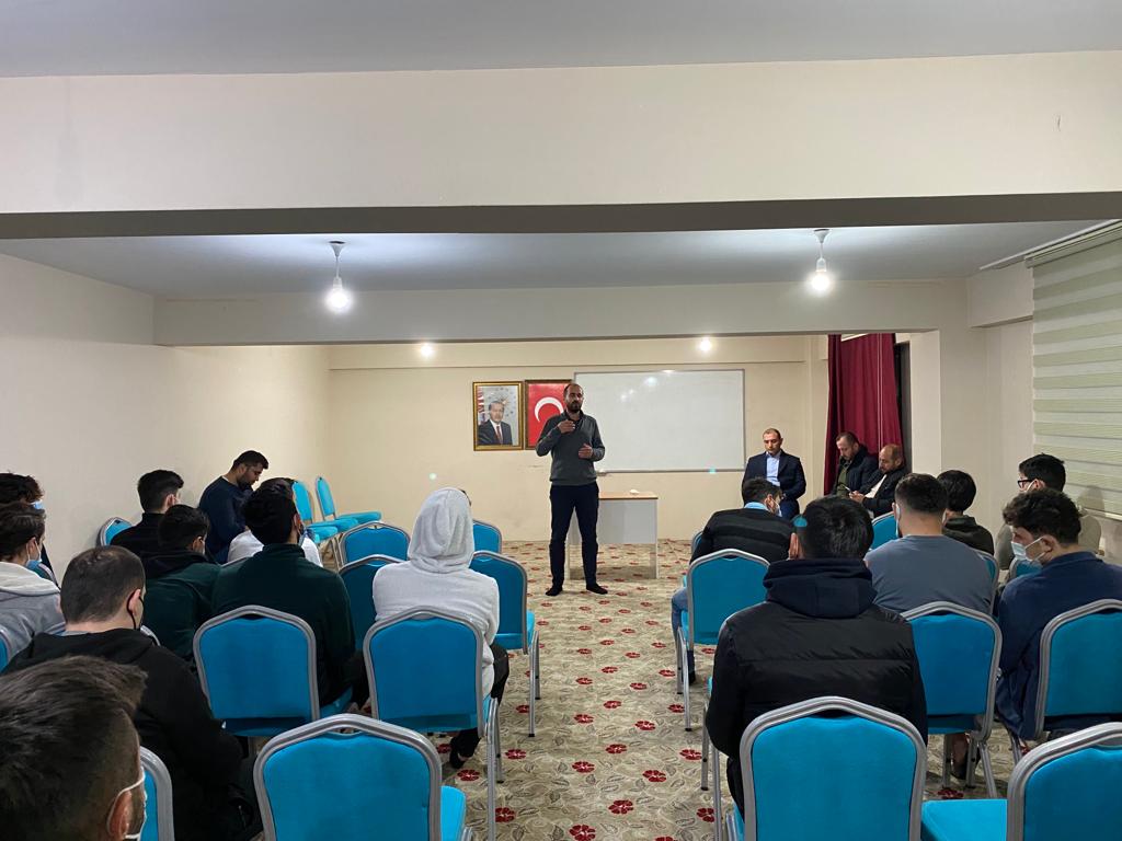 OnenSelim's tweet photo. Anadolunun ve ümmet coğrafyamızın dört yanından gelip Tügva yurdumuzda konaklayan öğrenci kardeşlerimiz ile bir araya geldik hasbihal ettik. Derdimizi anlatıp dert dinledik.
ELHAMDÜLİLLAH https://t.co/Eh5GQ7lIXb
