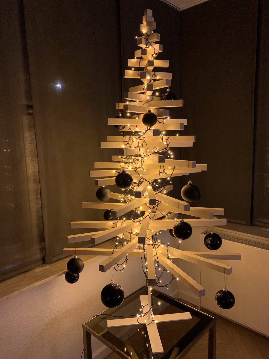Onze Kerstboom,puur en simpel as it is. Fijne feestdagen