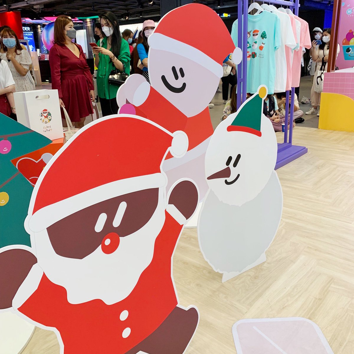 culture_colors's tweet photo. #วันสุดท้าย‼️ สำหรับครั้งแรกของ Pop-Up store @siamcenter Atrium 2, G floor. มีมุมถ่ายรูปเก๋ๆในช่วง Christmas Eve นี้ และอย่าลืมแวะมาสร้างความทรงจำกับ CC กันเยอะๆน้าค้าาา
#colorsculturebyPPKRITT
#colorsculture
#PPKritt
#CC1stPopUpStore https://t.co/CbieodO6Tt