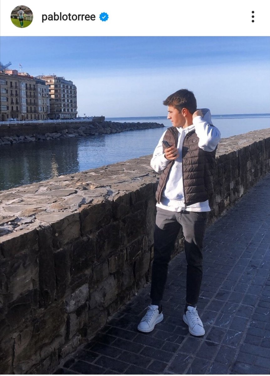 RsJoxeizeta's tweet photo. La Real le está vigilando de cerca. Me dijeron que andaba por Donosti. Puede ser una casualidad claro que si. Pero su nombre está en la agenda. Jugador del Racing y de la selección sub 19. https://t.co/4Fps4Kv7F3
