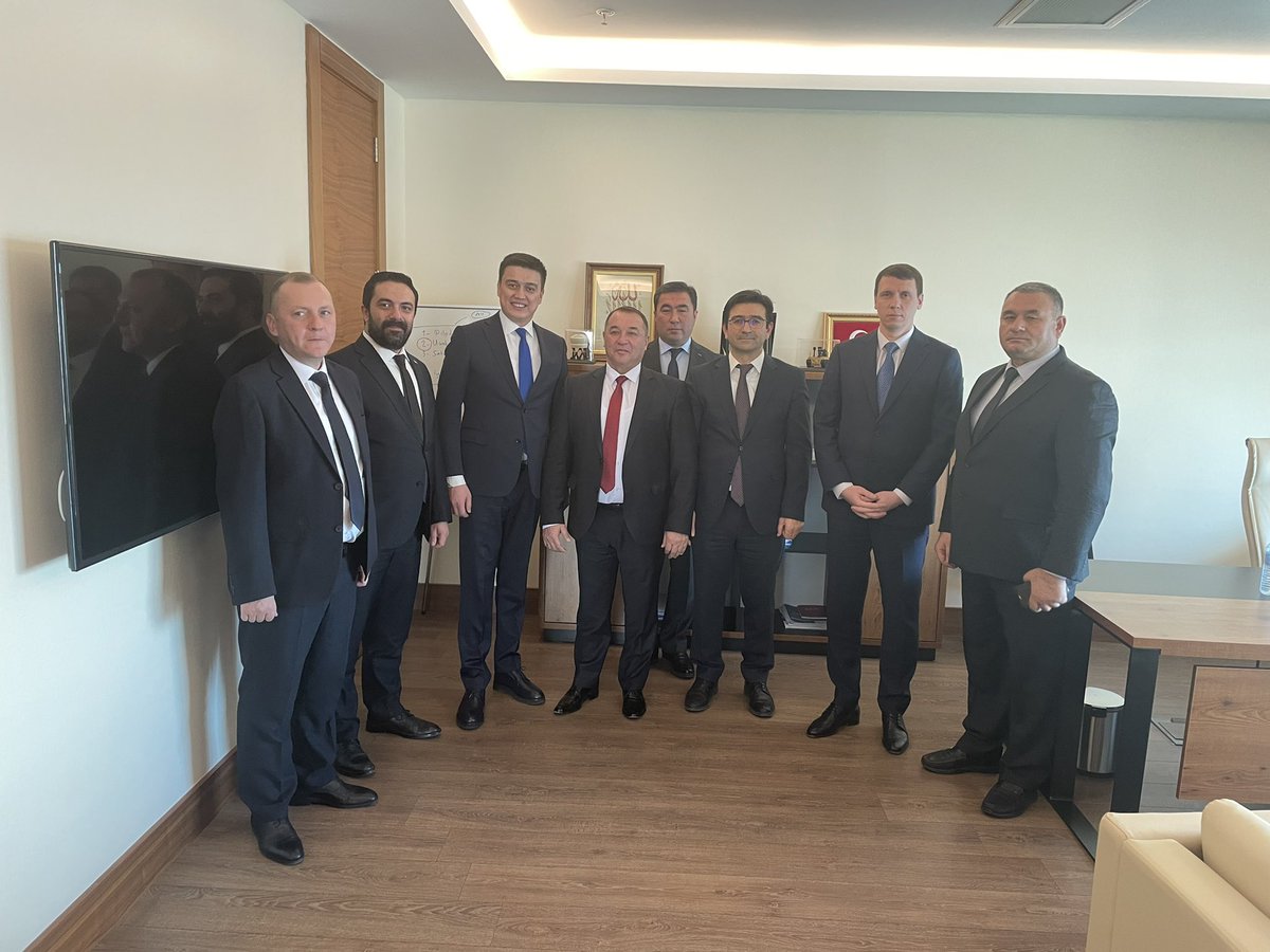biyoteksan's tweet photo. Özbekistan Cumhuriyeti İçişleri Bakan Yardımcısı Tümgeneral Sn. Bakhodir Mirzarahimov Türkiye ziyareti kapsamında bizleri de ziyaret ederek geliştirdiğimiz ürünler hakkında heyeti ile birlikte bilgiler aldı. Ziyaretleri ve nezaketleri için teşekkür ederiz. 🇹🇷 🇺🇿 https://t.co/alCi1L0Vlg