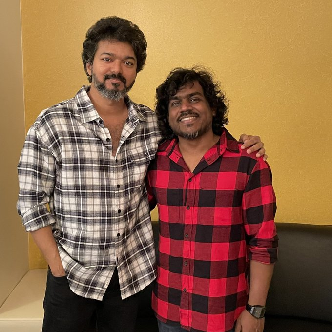 rajakumaari's tweet photo. 🔥🔥🔥🔥🔥🔥😍😍😍😍😍 @actorvijay @thisisysr https://t.co/Sc7LRh2HVH