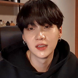 vintaenight's tweet photo. GET WELL SOON YOONGI. WE'LL PRAY FOR U BABY!🥺 https://t.co/v1VpMy6Rs6