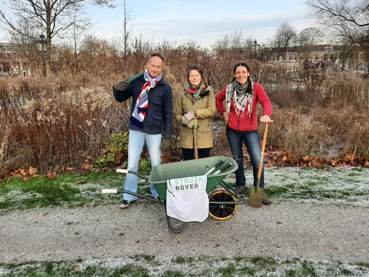 In Leiden staan we klaar om planten, struiken en boompjes bij renovatie en sloop te redden. 
 #circulair #verplanteenplant #buurtproject #groenverbindt 
<a href="/GemeenteLeiden/">Gemeente Leiden</a>; Leidse woningbouwcorporaties we nodigen jullie uit. 

@erikolijerhoek <a href="/AntBrandenburg/">Ant 🌱</a> en Katja Jordanova