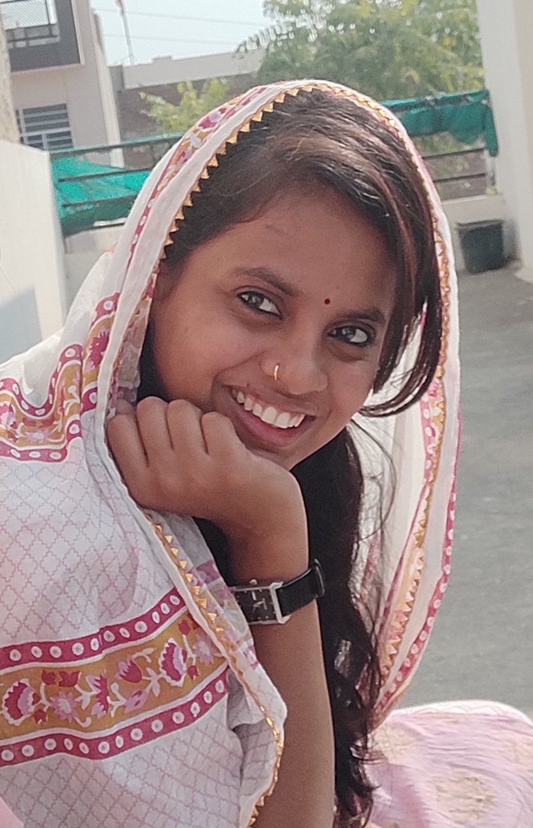 Bhagvatee_bhil's tweet photo. जहाँ विरोध की आवश्यकता होती हैं वहाँ मौन रहने वाला विद्वान भी मूर्ख की समझा जाता है । https://t.co/2sVwwU7aSk