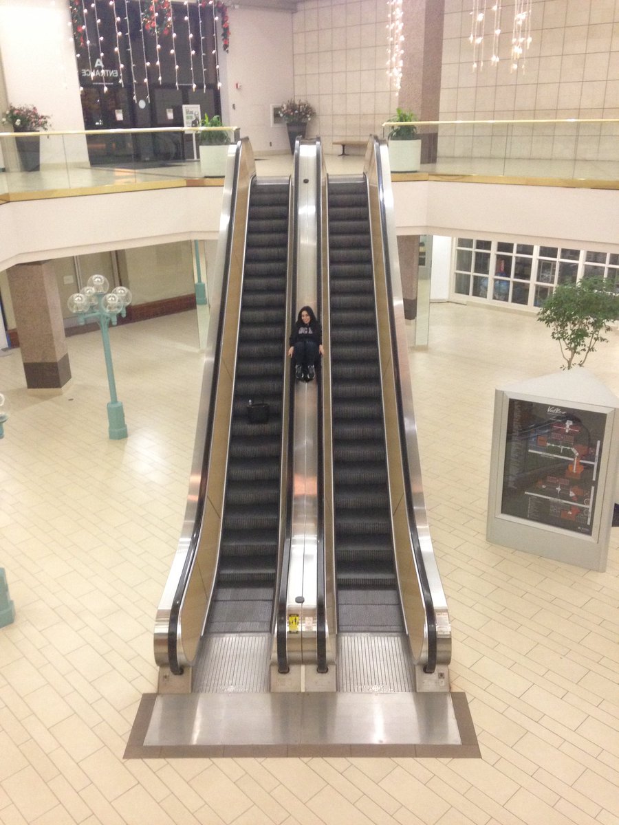 <a href="/vallcomall/">Vallco Mall</a> A Christmas memory 🎄 #VallcoForever