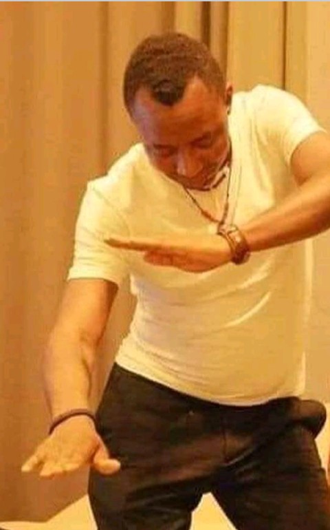 kofobeckley1's tweet photo. This day 2 years ago, it was a moment in celebration. What is half done remains incomplete....
It's time to review this matter and expedite action on @sowore's unconditional release from City arrest. Especially as the continuing detention is baseless.
#FreeSoworeNow! https://t.co/MsGH717glL
