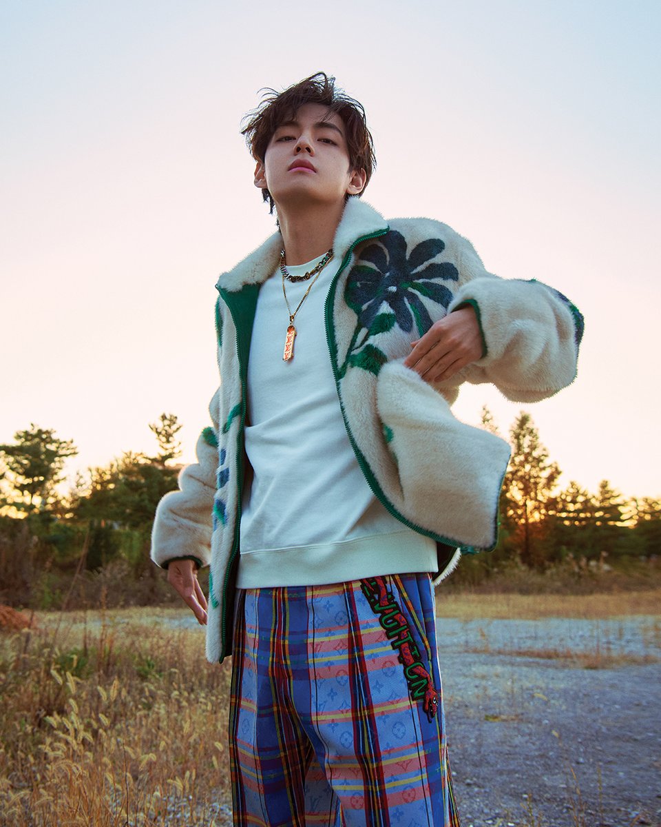 Louis Vuitton on X: #SUGA in #LVMenSS22. The @bts_twt member and House  Ambassador poses for the January 2022 Special Editions of @VogueKorea and  @GQKOREA wearing a #LouisVuitton look by Virgil Abloh. #BTS
