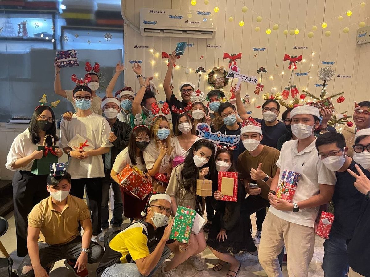 ☃️CHRISTMAS ATMOSPHERE AT CORSAIR VIETNAM'S OFFICE☃️

🎁Wishing you all a holiday full of love, joy &amp; peace with your family &amp; friends after a hard-working year and all the best to our strategic partnership in the upcoming 2022.

🌲Btw, can you spot out sth special in this pic?🥰