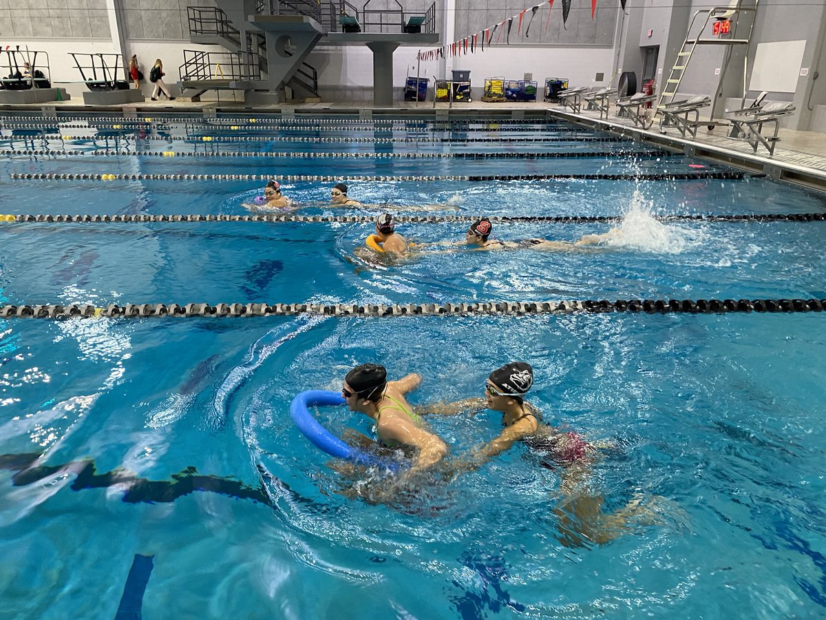 FZS_SwimandDive's tweet photo. End 12 days of Christmas practice with a little reindeer partner relay. #teamwork #funpractice https://t.co/nhdz0OyKvR