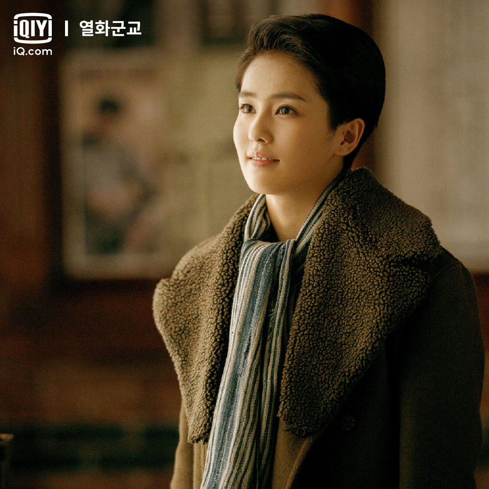 죽은 오빠 대신 군사학교에 입학한 #남장여자 가 이 #룸메이트 와 연애를?! 지금 #아이치이 에서 #백록 #허개 주연의 #열화군교 전편을 시청하세요~...