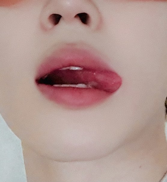 btslipsarchive's tweet photo. https://t.co/ItBNPWZLuA