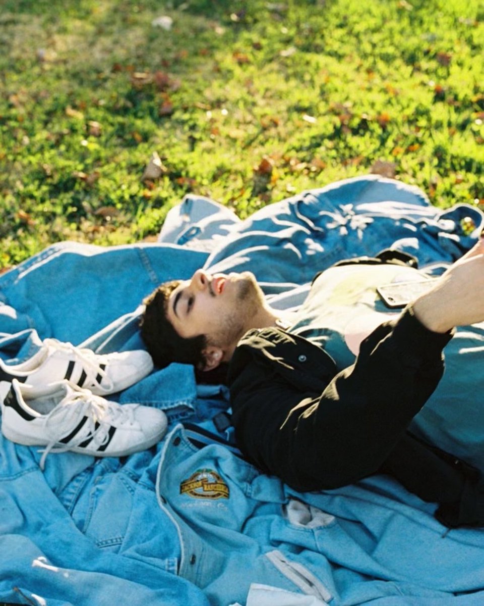 byemilo_'s tweet image. 3 years ago 💛💛💛 thank you to everyone who listened to the album
love y’all 
new music next year