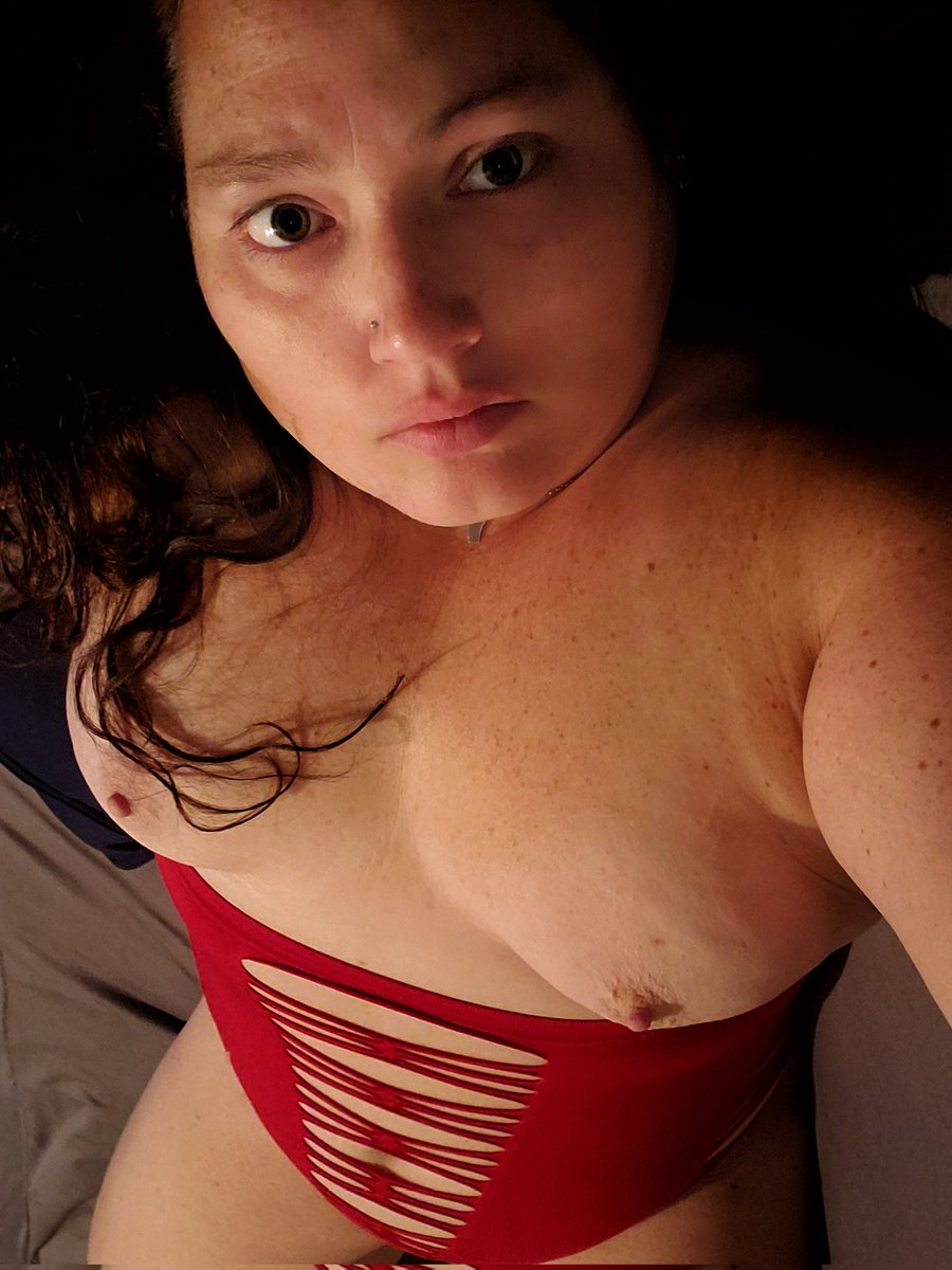 amelia_darcie's tweet photo. Baby it's cold outside

https://t.co/fnQctm0Wk9

#bbw #selfie #sexy #onlyfans #followme #follow #sexyinmy30s #longhair #lingerie #loveyourbody #naked #nomakeup #sellingcontent #contentcreator #adultwork #single  #FREESUBSCRIPTION #linkibio #Video #HappyHolidays https://t.co/pf0ZCyOPzt
