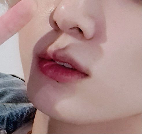 btslipsarchive's tweet photo. https://t.co/1jae6tepXN