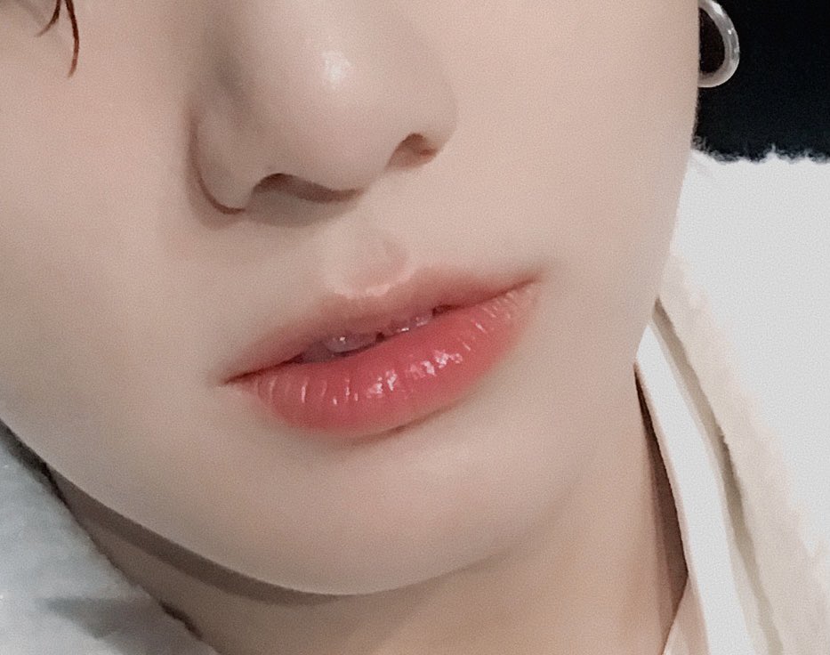 btslipsarchive's tweet photo. https://t.co/TLJTbJFHaP