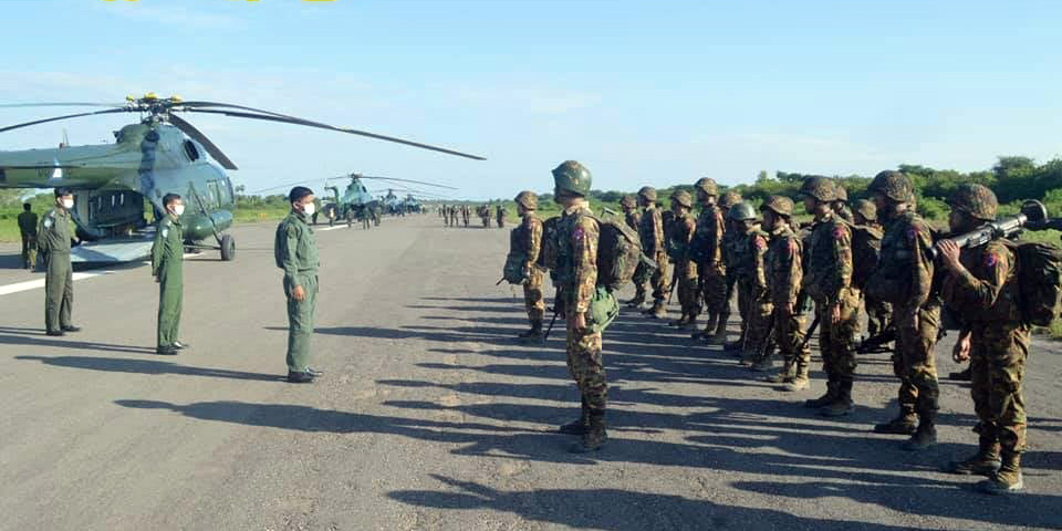 KenRoth's tweet photo. The National Unity Government has accused the Myanmar junta's air force -- helicopters and fighter jets -- indiscriminately attacking civilians "in almost 20 townships in Sagaing, Magwe and Tanintharyi regions and Kachin, Chin, Shan and Kayah states." https://t.co/tpmQs5HCS4 https://t.co/6GEFdjDySO