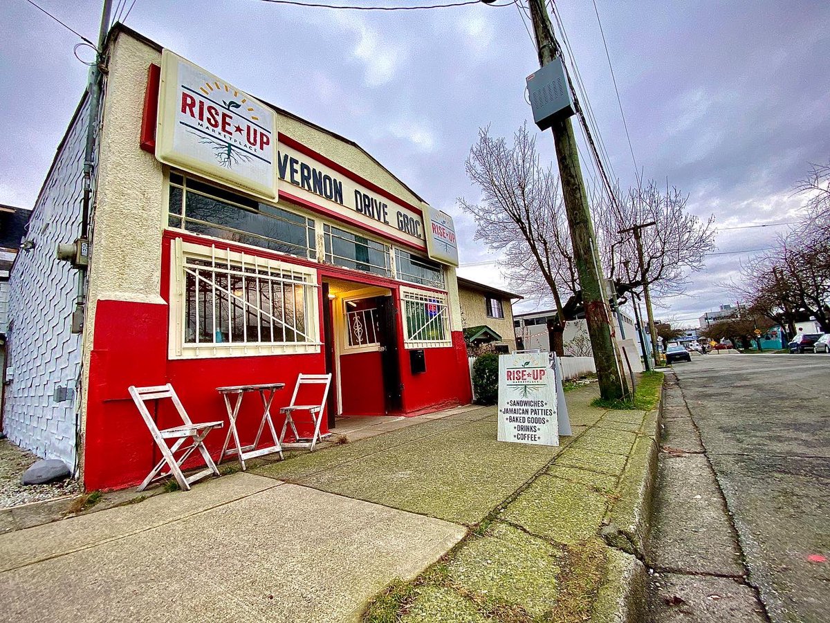 rodriguezponton's tweet photo. #cornerstores are our neighbourhoods’ hearts and souls❤️. We’re very lucky to still found them in #eastvan. Today we discover @riseupmarketplace and we strongly recommend their #jamiacanpatties, we will visit them again to try their #coffee and other products. #myvancouver https://t.co/rtGdsMWDvq