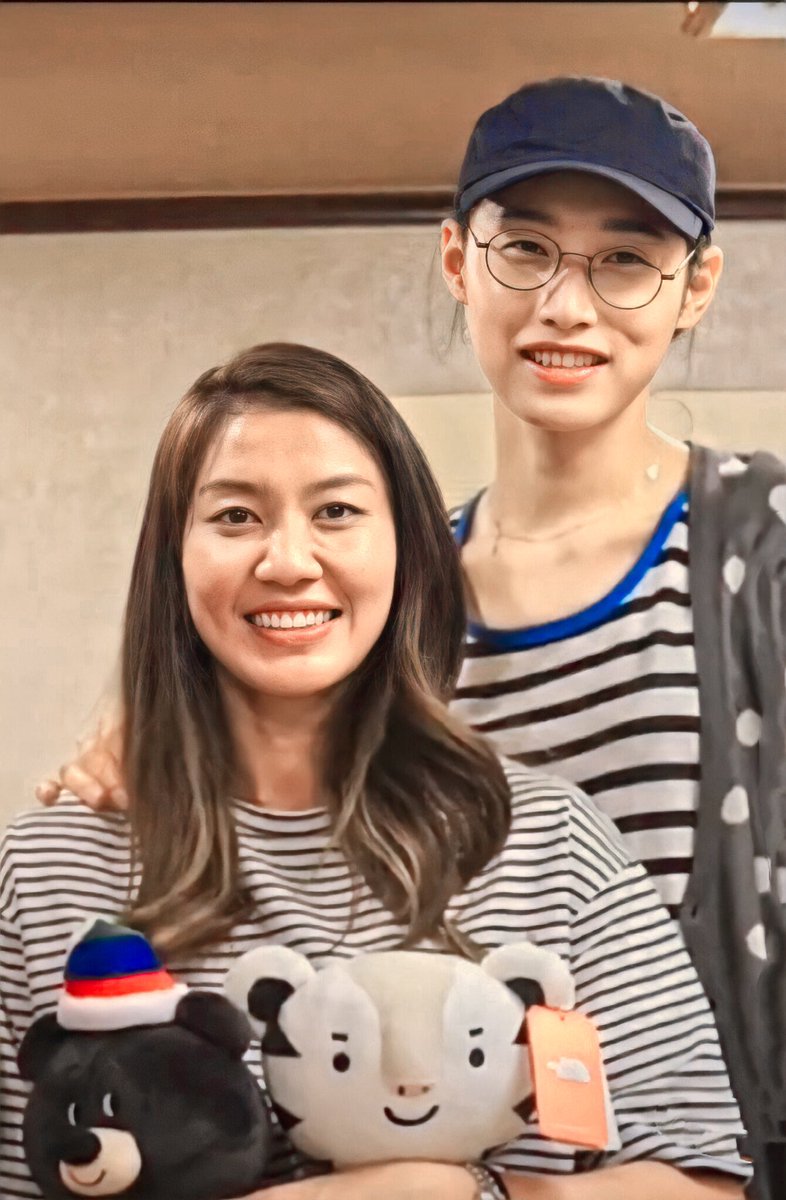 TONGDIIZ10's tweet photo. ฟิลเแฟนอะเนาะ 🥰 #XIIIX   #คิมนุช https://t.co/fZuwYL6fHx