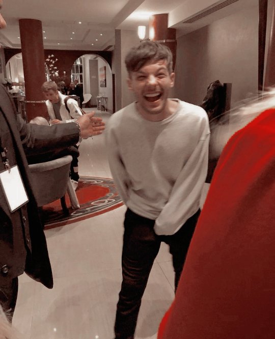 bbeellu_'s tweet photo. #HappyBirthdayLouisTomlinson Feliz cumpleaños mi solecitooo, gracias por ser mi motivación a seguir cada día adelante luchando por mis sueños, por enseñarme a que jamás hay que bajar los brazos por más que la vida nos quiera derribar, y gracias por ser la luz que me ilumina<3 https://t.co/ObeBcpflb1