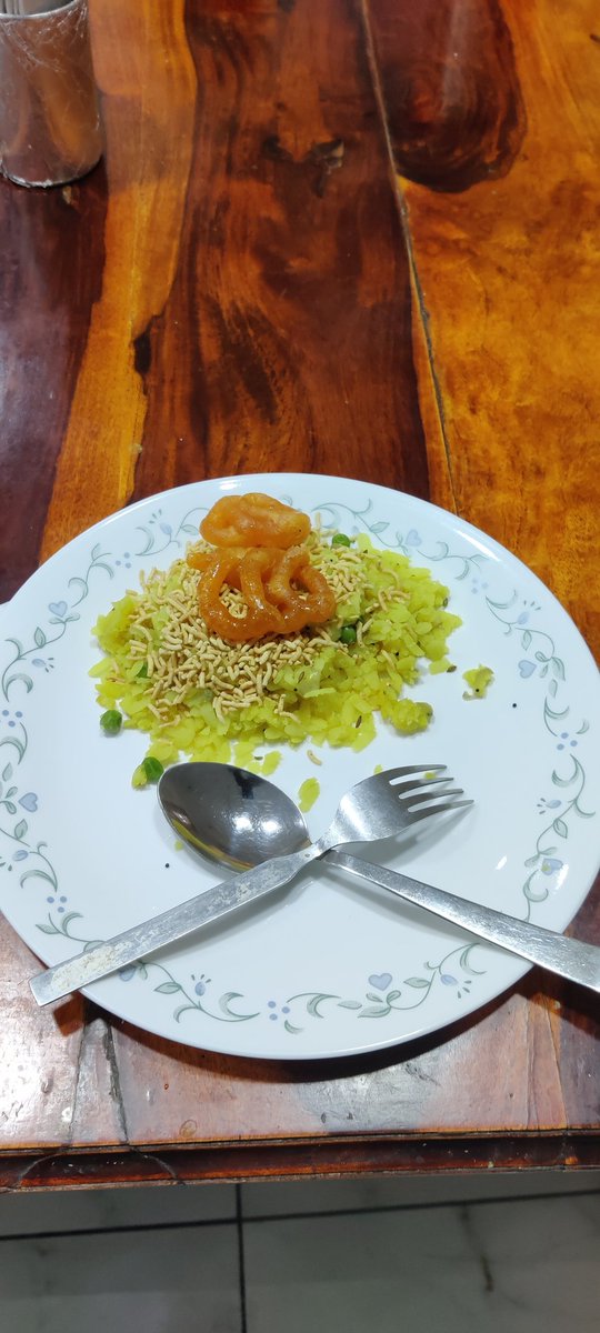 Rabipandacug's tweet photo. A trip to Indore and Ujjain is incomplete without having #PohaJalebi in the breakfast!
#PohaJalebi
#MagnificentMP
#IndiaKaDilDekho
#BreakfastScene
#UjjainByRoad
#UjjainCircuitHouse
@DrManasswain1 @manas_muduli @Snehtweets https://t.co/tpYAjBycka