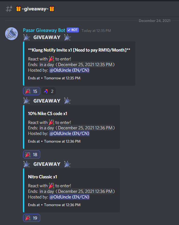 Christmas Giveaway is happening in PasarFNF now!
Wanna join?
Let's do a small giveaway in Twitter as well! 

~Like &amp; Retweet
~Tag 2 friends
~Comment down below with the reason you wanna join us

We will choose some people to join us!

It's a Christmas gift for yall! Join it ASAP!