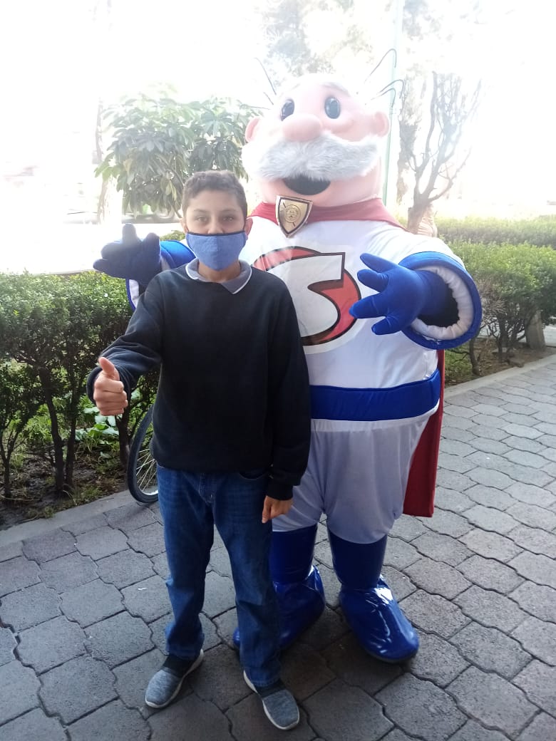 OscarFrancoMar3's tweet photo. Yo Fui Ganador Del #SuperSimi Ya Tuve Mi Simipeluche Edición Especial Gracias @fsimilares Y Mi Gran #SimiAmigo @drsimioficial https://t.co/O3iwOr5scI