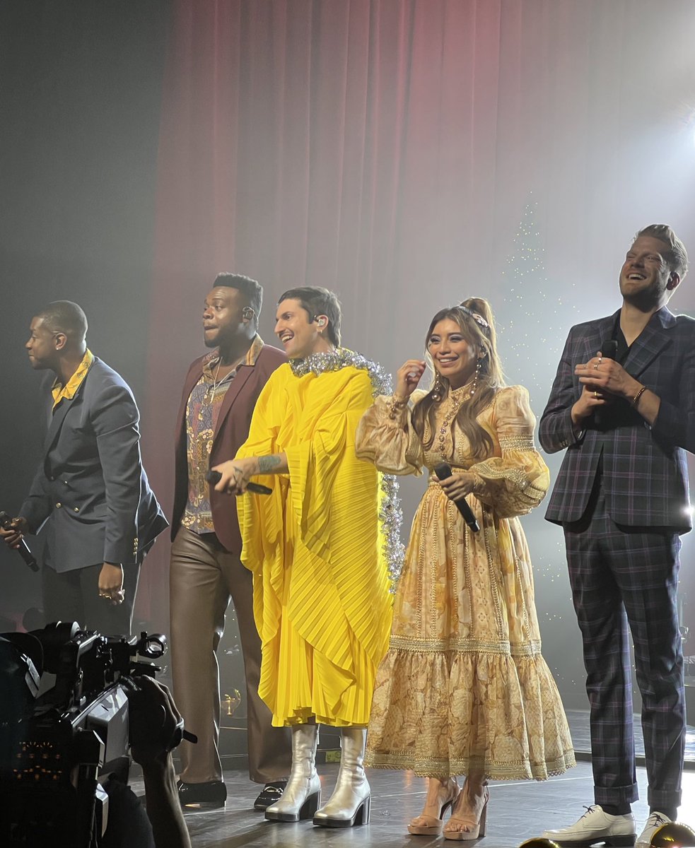 athenaontour's tweet photo. the happiest 🤍 #PTXEvergreenTourGP https://t.co/mDTzfJ6RdY
