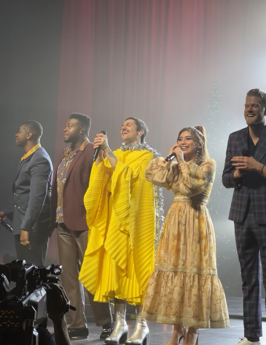 athenaontour's tweet photo. the happiest 🤍 #PTXEvergreenTourGP https://t.co/mDTzfJ6RdY