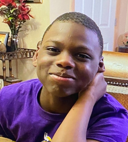 MN_CRIME's tweet photo. #MISSING: Roseville police are still seeking Izaich Mardis, 14, who left for school Dec. 14 and hasn't had contact with family since then. He's 5’2”, 110 lbs., was wearing a Twins stocking hat, Twins backpack, grey coat, red hoodie and black sweatpants. - Call 911 with any info. https://t.co/12Mkd0wK0f