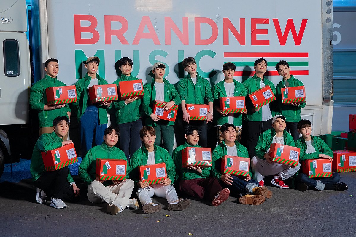 [#브랜뉴뮤직/📷] BRANDNEW YEAR 2021 ‘HAPPY BRANDNEW YEAR’ M/V 비하인드 naver.me/Gp0fibQq #범키 #한해 #양다일 #AB6IX #BDC #칸토 #그리 #한동근 #빈센트블루 #이은상 #브랜뉴이어2021 #BRANDNEWYEAR2021 #TEN #TheEverNewBRANDNEW #HAPPYBRANDNEWYEAR #BRANDNEWMUSIC