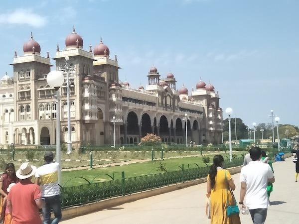 DevTelecoms's tweet image. Eros Now partners Globenet to expand reach in India #India #GlobeNet #SouthAsia tinyurl.com/y4nxkbyv